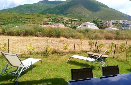 Olmeta-di-Tuda Apartamento | Appartement charmant à Olmeta di Tuda avec piscine partagée