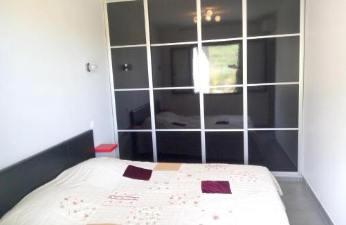 Olmeta-di-Tuda Apartamento | Appartement charmant à Olmeta di Tuda avec piscine partagée