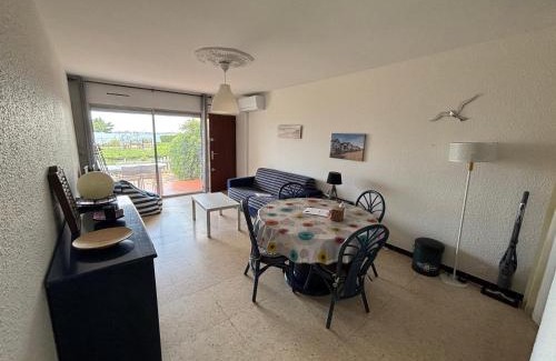 Balaruc-les-Bains Apartamento | Appartement climatisé avec jardin privé, proche des Thermes et de l'étang de Thau - FR-1-503-116