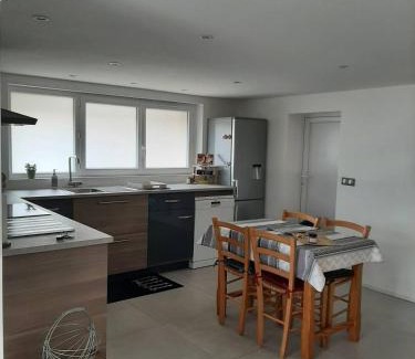 Pierrefeu-du-Var Apartamento | Appartement climatisé au calme en Provence