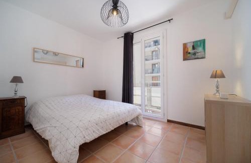 Saint-Charles Apartamento | Appartement climatisé avec parking 4 couchages à 5min à pieds de la gare ST Charles