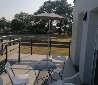 Arnage Apartamento | Appartement confortable à Arnage - 80 m² - Terrasse et jardin