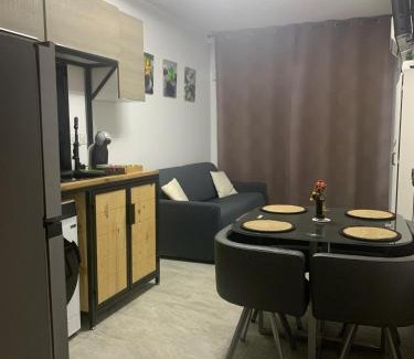 Rivesaltes Apartamento | Appartement coquet