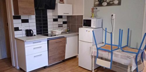 Neris-les-Bains Apartamento | Appartement cosy à Néris-les-Bains - 30 m² - Parking