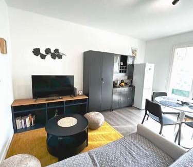 Etampes Apartamento | Appartement cosy avec terrasse et parking, 4 pers.