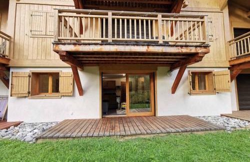 Samoens Apartamento | Appartement cosy avec terrasse et parking privé, centre village à 2 pas et arrêt ski-bus proche - FR-1-624-114