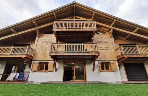 Samoens Apartamento | Appartement cosy avec terrasse et parking privé, centre village à 2 pas et arrêt ski-bus proche - FR-1-624-114