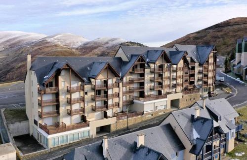 Peyragudes Apartamento | Appartement cosy pour 6 personnes avec balcon, parking et accès aux pistes - FR-1-695-9