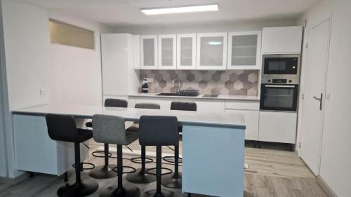 Fosses Apartamento | Appartement cozy et confort avec JACUZZI proche CDG Parc Astérix Chantilly Paris
