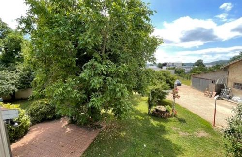 Fresnes-en-Woevre Apartamento | Appartement dans maison avec cour et parc