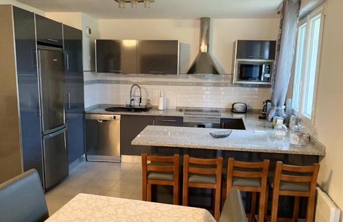 Bagnolet Apartamento | Appartement de 2 chambres avec terrasse et wifi a Bagnolet