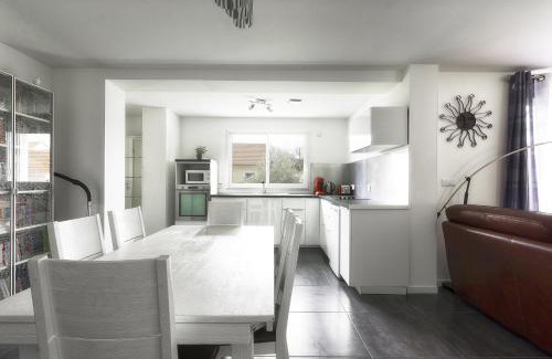 Charnecles Apartamento | Appartement de 70 m2 dans maison comptenporaine