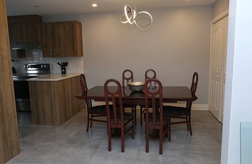 Laval-des-Rapides Apartamento | Appartement de Luxe