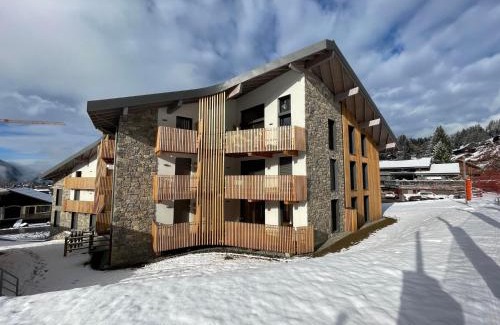 Les Carroz-d'Araches Apartamento | Appartement de standing, pied des pistes, 4 chambres, 8 pers, parking, WIFI - FR-1-572-277
