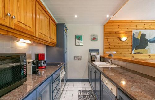 Val-d'Isere Apartamento | Appartement de standing 75m² avec Wifi, cheminée, balcon et garage - Val d’Isère (Le Praz) - FR-1-694-359