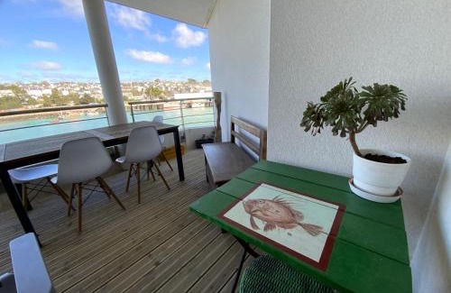 Audierne Apartamento | Appartement de Standing Face au port avec ascenseur