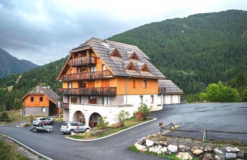 Pra Loup Apartamento | Appartement Duplex 2 Pièces avec Balcon à Pra Loup 1500, Résidence Les Chalets de Praroustan - FR-1-504-102