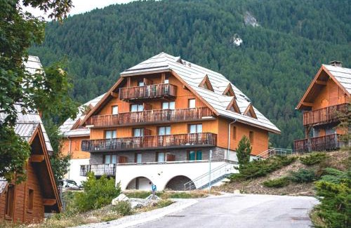 Pra Loup Apartamento | Appartement Duplex 2 Pièces avec Balcon à Pra Loup 1500, Résidence Les Chalets de Praroustan - FR-1-504-102