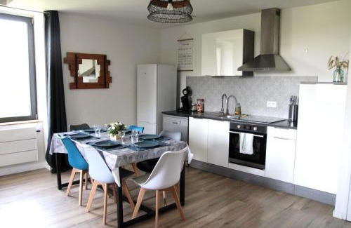 Beaupreau-en-Mauges Apartamento | Appartement duplex dans une ancienne usine