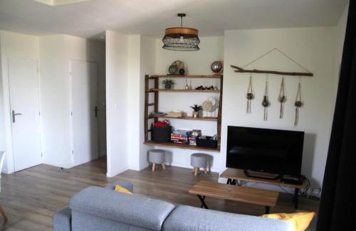Beaupreau-en-Mauges Apartamento | Appartement duplex dans une ancienne usine