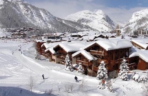 Val-d'Isere Apartamento | Appartement duplex de haut standing, skis aux pieds, 82m², 8 pers., cheminé, au cœur de Val d'Isère - FR-1-694-305