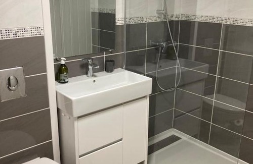 Montanay Apartamento | Appartement en rez-de-chaussée de maison