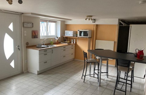Montanay Apartamento | Appartement en rez-de-chaussée de maison