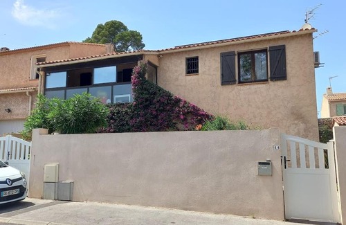 Hyeres Apartamento | appartement en rez de jardin et terrasse ds villa