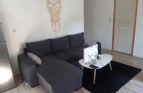 Aubenas Apartamento | appartement f1 meublé 3 personnes