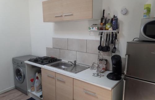 Aubenas Apartamento | appartement f1 meublé 3 personnes
