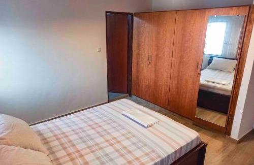 Lome Apartamento | Appartement F4 Climatisé niveau Etage à Totsi près de la maison ADEBAYOR
