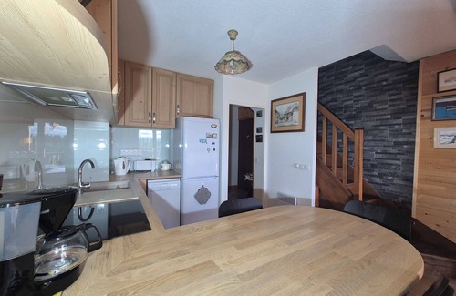 Pugny-Chatenod Apartamento | Appartement familial au Revard, vue sur le jardin d'enfant et pistes