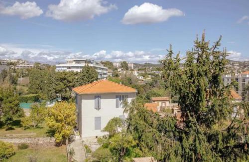 Riou - Petit Juas - Av de Grasse Apartamento | Appartement familial, lumineux, calme avec parking