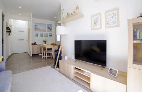 Riou - Petit Juas - Av de Grasse Apartamento | Appartement familial, lumineux, calme avec parking
