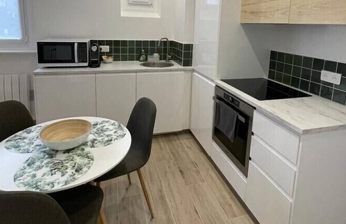 Le Plessis-Robinson Apartamento | Appartement Cosy Proche RER et Centre Ville