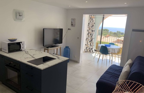 Saint-Mandrier-sur-Mer Apartamento | Appartement vue Mer, Tout Confort, Dans Résidence Avec Piscine, Tennis, Boulodrome.