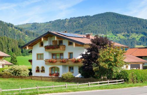 Am Feuersang Apartamento | Appartement-Gästehaus Ursula