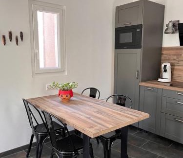 Quartier des Espesses Casa | appartement indépendant avec jardin privé