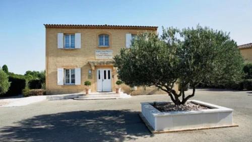 Vedene Apartamento | Appartement Indépendant dans le Résid hôtel idéal pour les vacances - séminaires - déplacements pro "L'Evidence du Golf " VEDENE