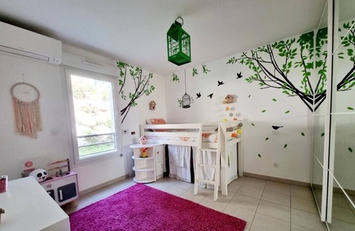 Le Rove Apartamento | Appartement Jardin Piscine Dans Résidence Fermée le Rove ,la Côte Bleue