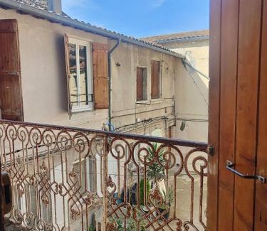 Nimes City Centre Apartamento | Appartement Jungle climatisé Centre Ville