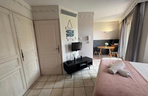 Duingt Apartamento | Appartement Le Beach du Lac d'Annecy avec les pieds dans l eau, plage et ponton privé