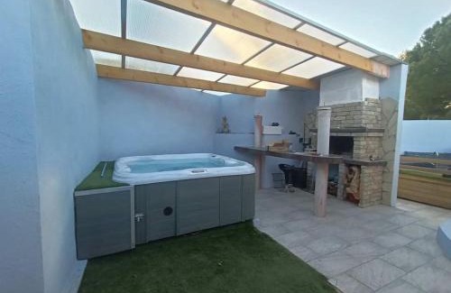 Espondeilhan Casa | Appartement Le Secret Spa billard sensualité