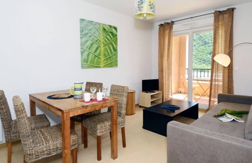 Avene Condominio | Appartement Lumineux avec Balcon/Terrasse
