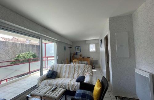 Pontaillac Apartamento | Appartement lumineux près de la plage avec terrasse, parking, et équipements modernes - FR-1-494-98