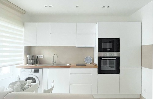 Provins Apartamento | Appartement lumineux tout équipé avec vues exceptionnelles sur l’église St Ayoul