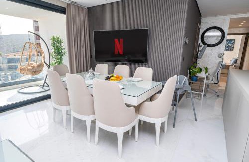 Malabata Apartamento | Appartement luxueux avec piscine - Malabata Hills - Proche de la plage et du célèbre parc Villa Harris - AC, WIFI, IPTV