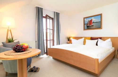 Ostseebad Wustrow Apartamento | Appartement mit Südbalkon und Boddenblick Direkt am Hafen von Wustrow
