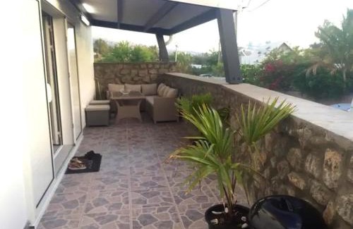 Trois-Bassins Apartamento | Appartement moderne au cœur de Les Trois-Bassins avec jacuzzi