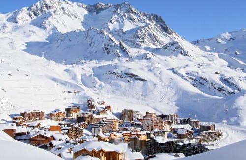 Val-Thorens Apartamento | Appartement moderne à Val Thorens - 4 pers - 1 chambre, 1 cabine, skis aux pieds, balcon - FR-1-637-30